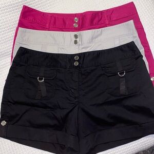 (4) pairs of like new White House/Black Market shorts